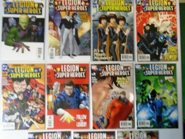 Legion of Super-Heroes lot 5th Series 8.0 VF (2005-'09)